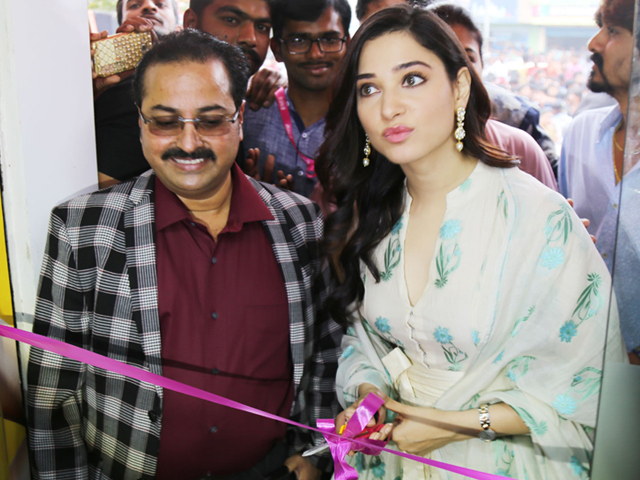 Tamanna Launches B New 50th Mobile Store
